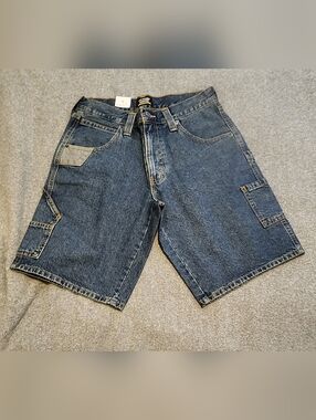 NWT Levi’s Signature Workwear Denim Shorts Size 30 Blue Utility Style